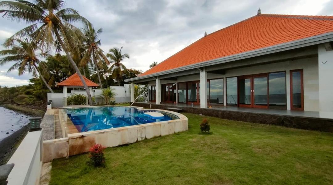 Coco Blu Villa Singaraja Buitenkant foto