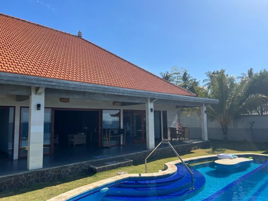 Coco Blu Villa Singaraja Buitenkant foto